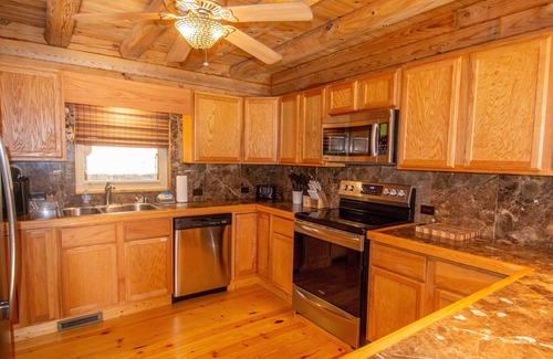 Grassy Creek Cabin | Fish, Soak, Play | River Song Retreat | Bring the Dogs!