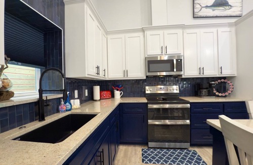 Port O Connor House | Fish Stories 5 Bedroom/3.5 Bathroom With Pool and Playscape