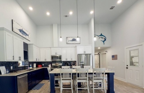 Port O Connor House | Fish Stories 5 Bedroom/3.5 Bathroom With Pool and Playscape