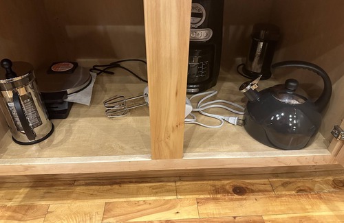 Junction City House | Fishing and Family Friendly Creekside Mountain Retreat