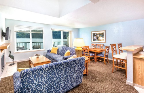 Adelma Beach Resort | Fishing·Golfing·Kayaking·Skiing·Art Galleries·Antique shops·Shopping !