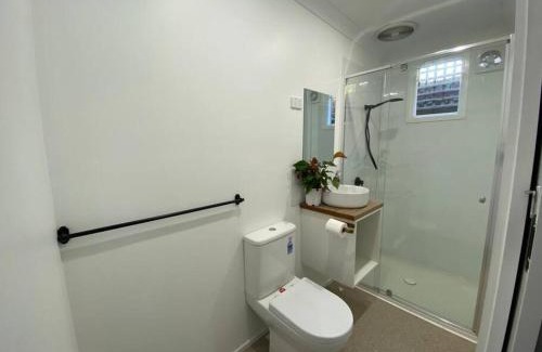 Fitzroy House | Fitzroy- Private rooms 2-4 guest #GuestHouse #AusGP #DirectTram #F1