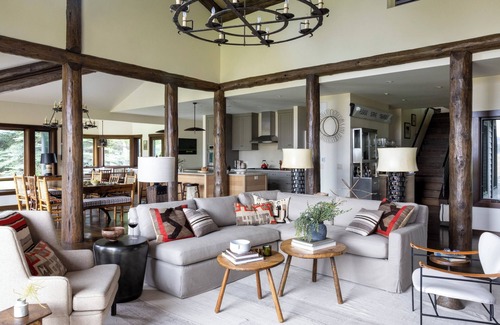 South Park Villa | Five Bedroom Home on a Creek