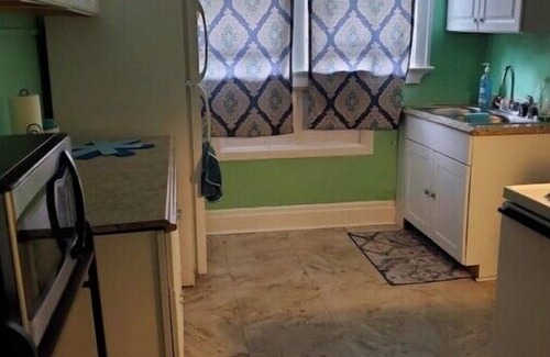 Avondale House | Five minutes from Cincinnati ZoonTen Minutes Downtown Cincinnati