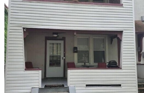 Avondale House | Five minutes from Cincinnati ZoonTen Minutes Downtown Cincinnati