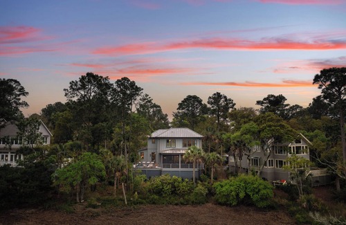 Vanderhorst Plantation House | Five Star Retreat, Private pool, Marsh Views & Close to beaches and golf