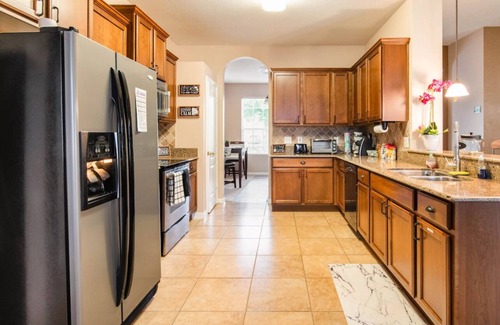 Apopka House | Five Stars “Rest Assured”