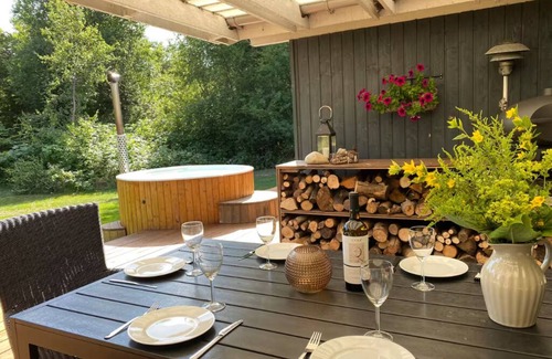 Hurup Thy Cottage | Fjord, sea and spa - large plot with shelter