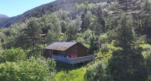 Kvinnherad House | Fjordhytte-1 ist eine schöne Hütte bei Ænes am Hardangerfjord mit grandiosem Fjordpanorama, 20 PS Motorboot mietbar