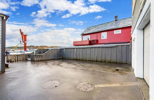 Tysnes Apartment | Fjordside Escape - Spacious apartment with amazing views