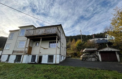 Asane Apartment | FjordView with Balcony Top Floor Apartment