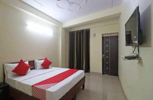 Shalimar Bagh Hotel | Flagship New Mayur Palace Near Adarsh Nagar Metro Station