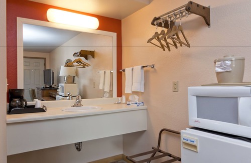Port Angeles Hotel | Flagstone Motel