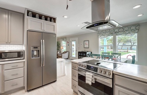 Fulton House | Flamingo Flats 3 Bedroom Home by Redawning
