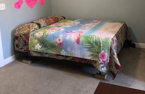 Achilles House | Flamingo Hospitality Room 2 and Hot Tub