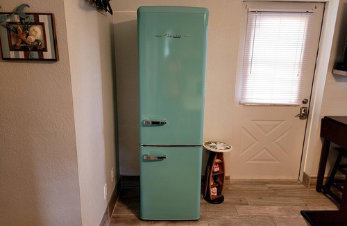 Walsingham Apartment | Flamingo Tropical Escape - only 4 miles to beaches