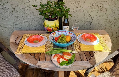 Walsingham Apartment | Flamingo Tropical Escape - only 4 miles to beaches