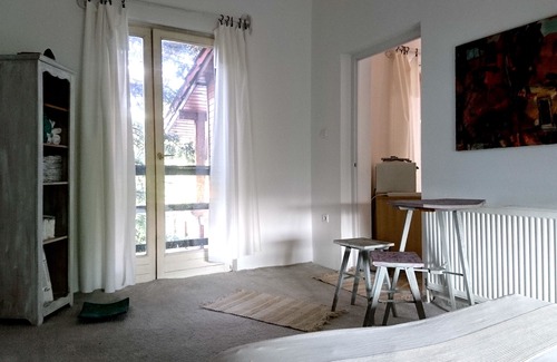 Szentendrei Apartment | Flaneurstudio-Art lovers appartement