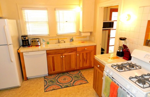 Beach Barber Tract House | FLASH SALE!* FIRST CLASS ACCOMMODATIONS AT COACH CLASS RATES! CLICK FOR DETAILS