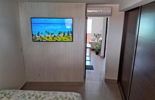 Praia do Meio Apartment | Flat à beira-mar com vista para a praia do meio