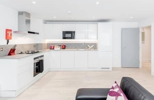 Ealing Common Apartment | Flat 20 Walpole Court - 2 bedroom apartment