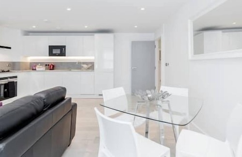 Ealing Common Apartment | Flat 20 Walpole Court - 2 bedroom apartment