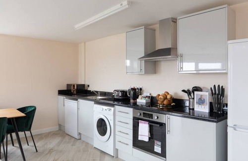 Sudbury Apartment | Flat 3 · homely - North Wembley London Apartment