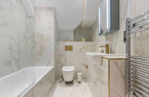 Leatherhead Apartment | Flat 4 Saarb Apartments