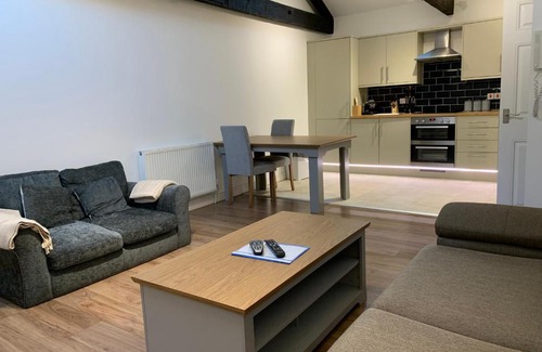 Newmarket Apartment | Flat 5, 124 High Street