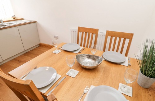 Eastgate House | FLAT ABOVE 27, family friendly in Bishop Auckland