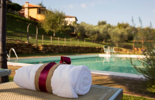 Lari Apartment | Flat in Lari, A/C, terrace, pool, restaurant, Wi-Fi, close to the village, Al