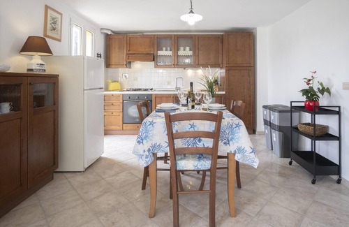 Poggi Apartment | Flat in villa with garden | Ap29