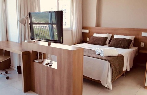 Jacarepagua Apartment | Flat TOP e PERFEITO inteiro na Barra da Tijuca com cozinha, lavanderia, GARAGEM e wi fi