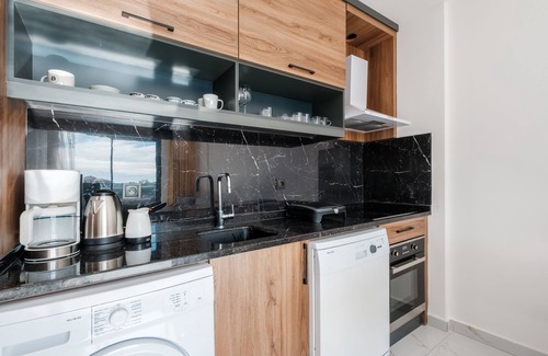 Alanya Apartment | Flat w Pool and Balcony 10 min to Beach in Alanya