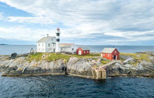 Midsund Municipality Resort | Flatflesa Fyr - by Classic Norway Hotels