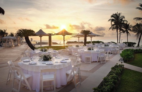 Punta Cancun Resort | Flexible Dual-Suite w/Balconies & Resort Perks – Wyndham Grand Cancun