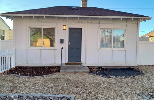 Burley House | Flexible Stay, Near Hospital & Fairgrounds, W&D, 3 Queen Beds