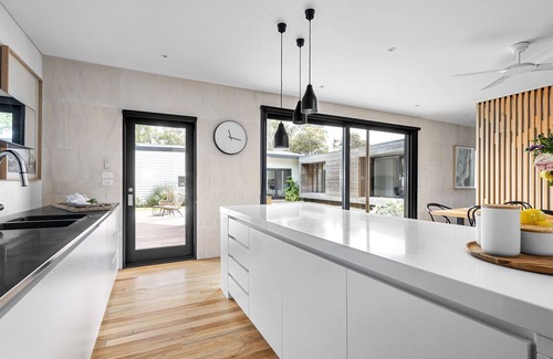 Flinders House | Flinders Hide Away - Spacious contemporary home ideal for families in the heart of Flinders.