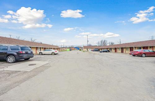 Flint Hotel | Flint Motel by OYO MI Near I-475