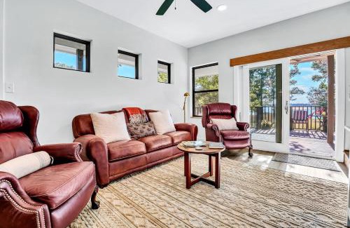 Flint House | Flint Palestine Lakefront Retreat Firepit BBQ