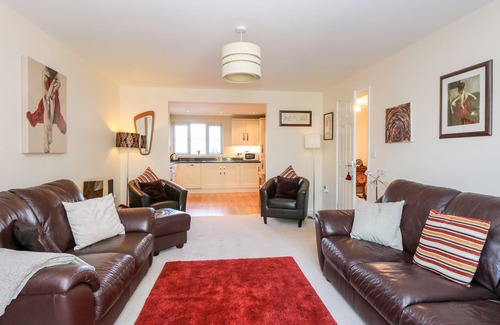 Mundesley Cottage | FLINTSTONE COTTAGE, pet friendly, with a garden in Mundesley