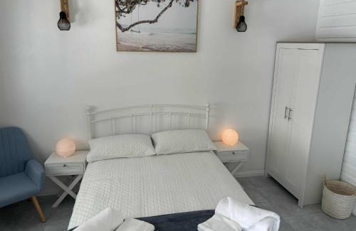 Horseshoe Bay Apartment | Flip flops