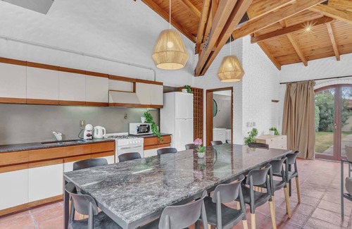 Chacras de Coria House | Fliphaus + Wine Country - Villa 20 pax 9 Bd Pool Jacuzzi + Daily Cleaning