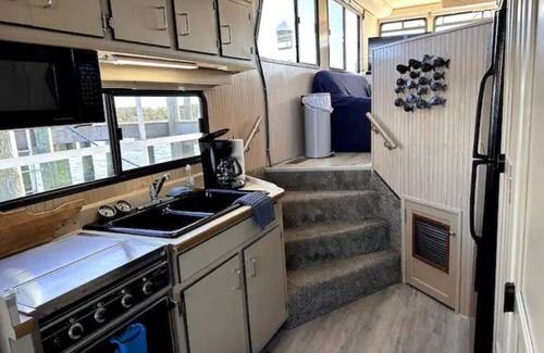 Manteo Boat Rental | Floating In Paradise On The Azul Project