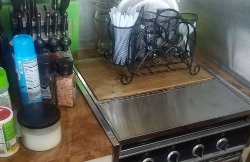 Graford Boat Rental | Floating Lakefront Apartment- Relax on vintage houseboat on Possum Kingdom Lake!