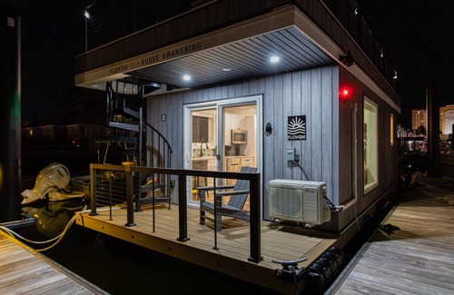 Dam Neck Boat Rental | FLOHOM 11 - Serene Sunsets with 360° Views