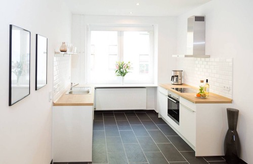 Moabit Apartment | Floor 2 (Apt. 4 + 5) 195 SQM & 5 BR/ENTIRE FLOOR: MAX 21 PERSONS