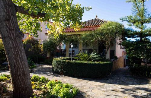 L'Eliana House | FLORIT FLATS - The Orange Lemon Tree House