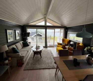 Austvagoy House | Flott hytte i Morfjorden, Laupstad