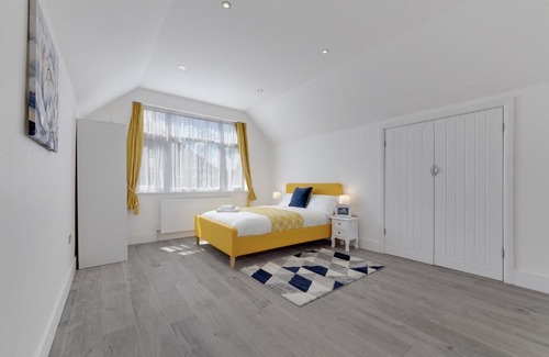 Clayhall Apartment | Flourish Apartments - Marlborough House - Ilford